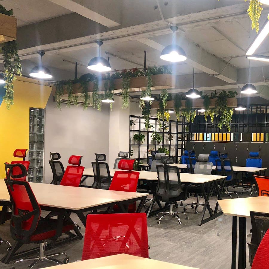 Ghế ngồi làm việc hiện đại chân xoay linh hoạt tại Nội Thất Office